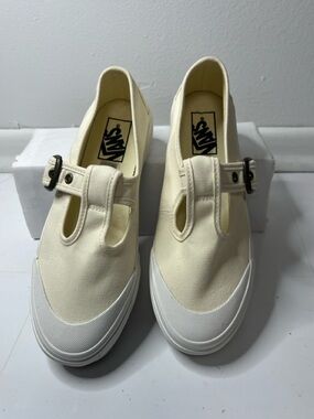 Vans Women Cream White Canvas Strap Sneakers sizes 7.5 and 7 NEW